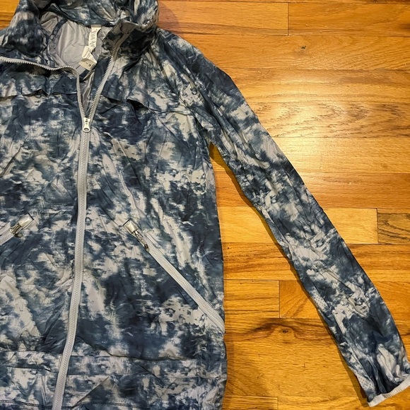 LULULEMON Miss Misty Packable Rain Jacket Sea Side Silver Fox 2 - Picture 5 of 7